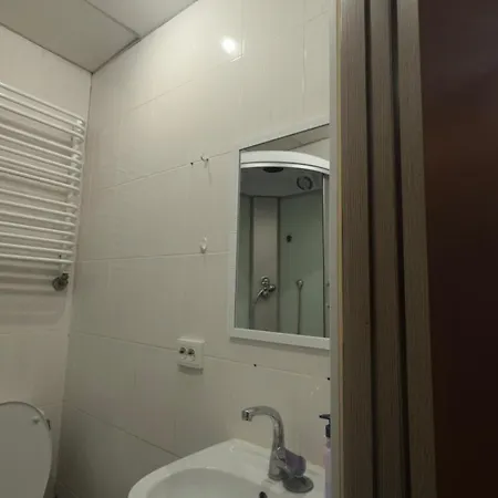 центр львова на 2 *