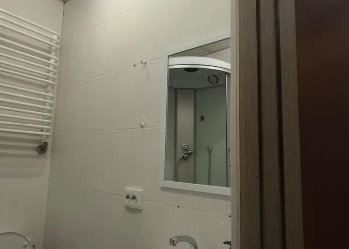 центр львова на 2 *